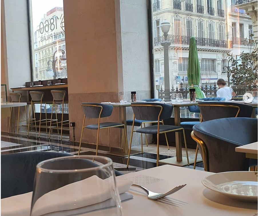 Interieur restaurant 1860 Le Palais Marseille Vieux-Port